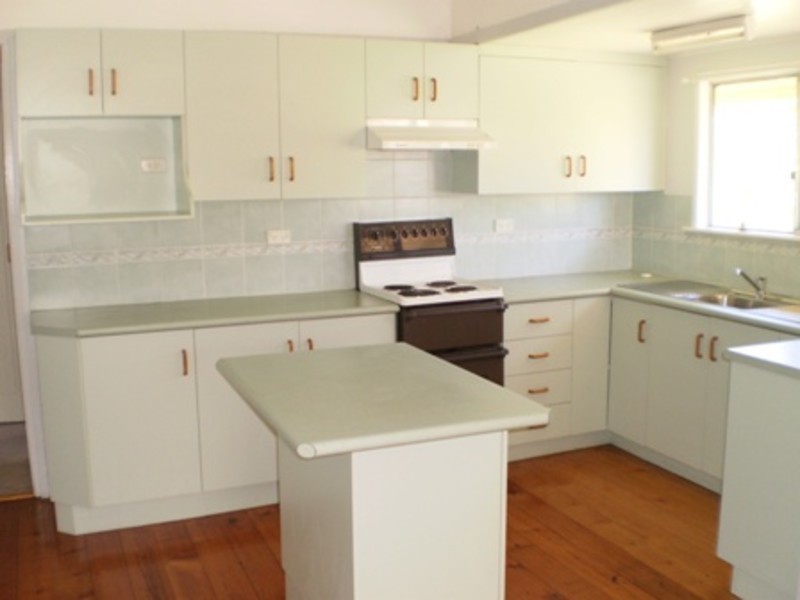 4 Curtis Street, Wandal QLD 4700